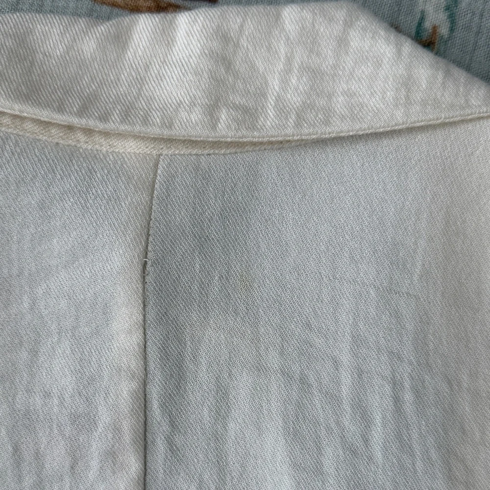 Women’s Double-Breasted Cream Lightweight Blazer - Picture 7 of 12